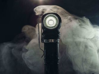 ArmyTek Wizard C2 Pro Max Magnet Білий світлодіодний ручний ліхтар з магнітним кріпленням 3720 лм 1440